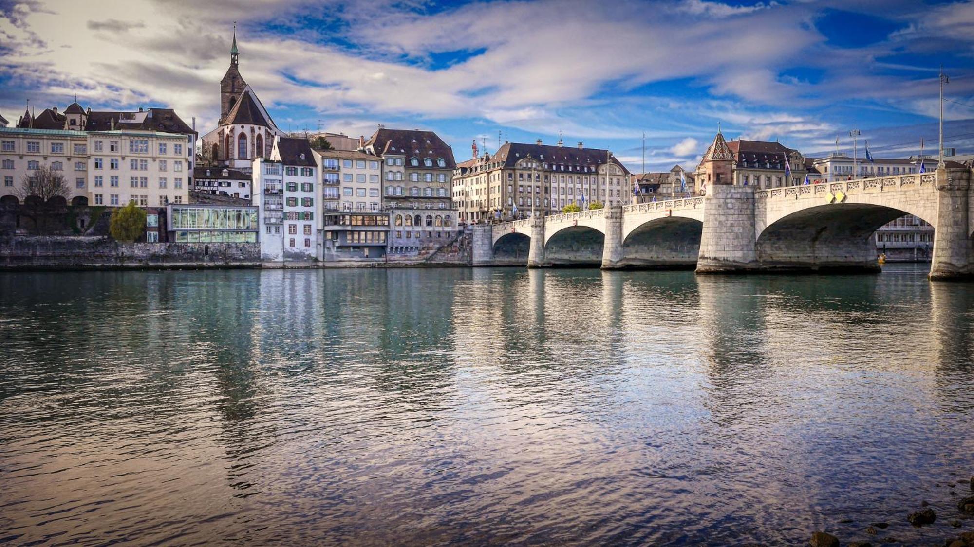 City Center Rooftop Balcony-Studio At Town Hall Basel Eksteriør billede